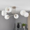 Moderne cluster-plafondlamp Koyoto met zes witte glazen kappen, asymmetrisch gerangschikt