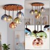 Moderne houten plafondlamp Koyoto met 5 glazen bollen in blauw, groen en koperkleurig glas