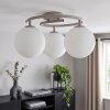Cluster-plafondlamp Gastor met drie ronde witte glazen bollen met zandkleurig armatuur