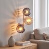 Moderne wandlamp Koyoto met drie geribbelde glazen bollen in rookkleurig en amber